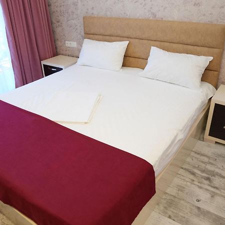 Sierra Hotel Tbiliszi Kültér fotó