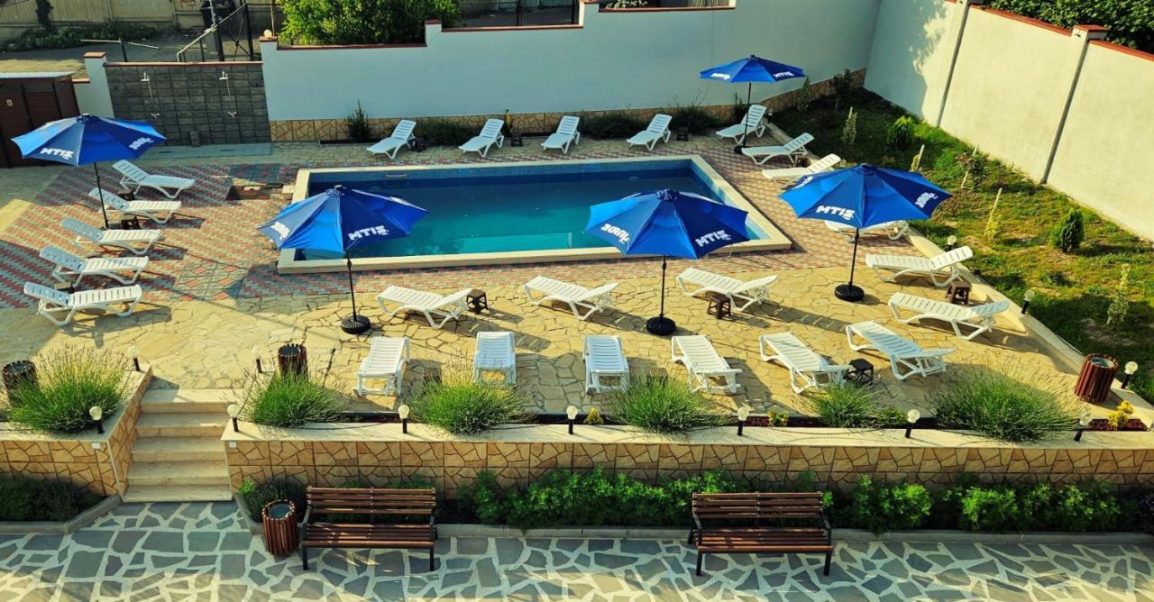 Sierra Hotel Tbiliszi Kültér fotó