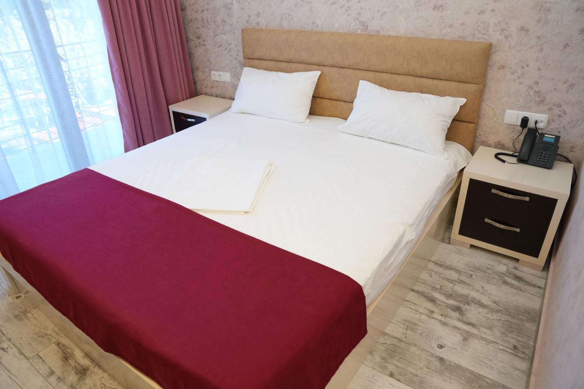 Sierra Hotel Tbiliszi Kültér fotó