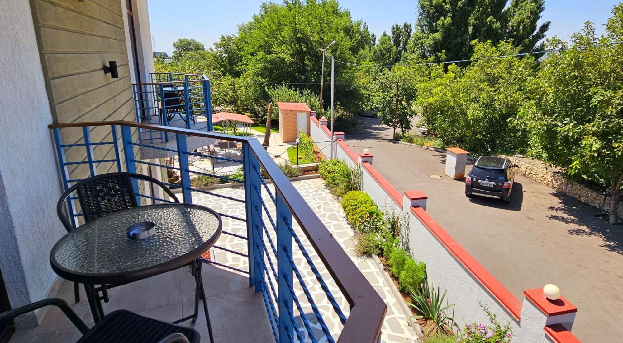Sierra Hotel Tbiliszi Kültér fotó