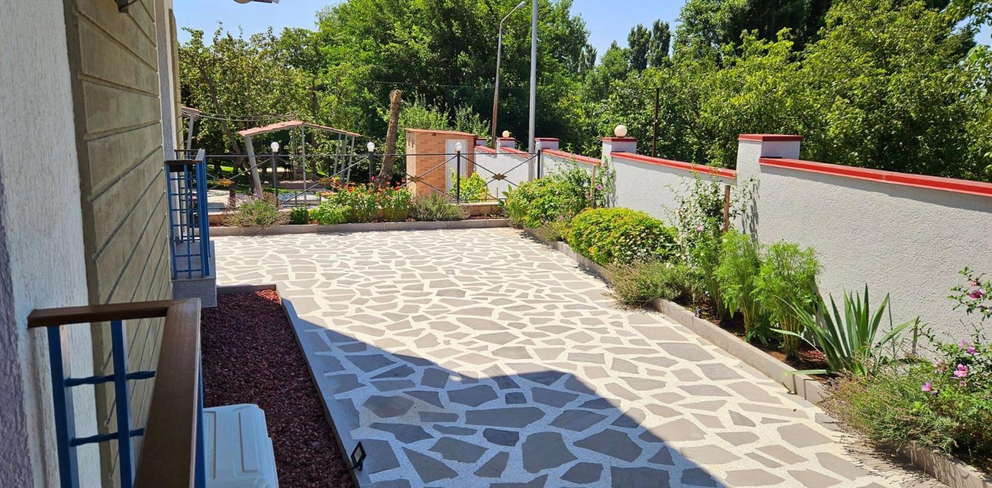 Sierra Hotel Tbiliszi Kültér fotó