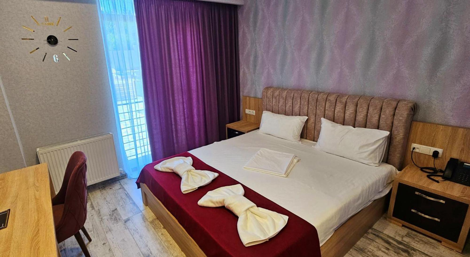 Sierra Hotel Tbiliszi Kültér fotó